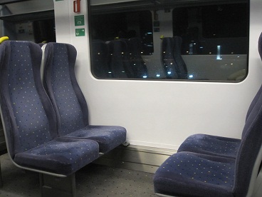 エアポートレイルリンク車内3.jpg