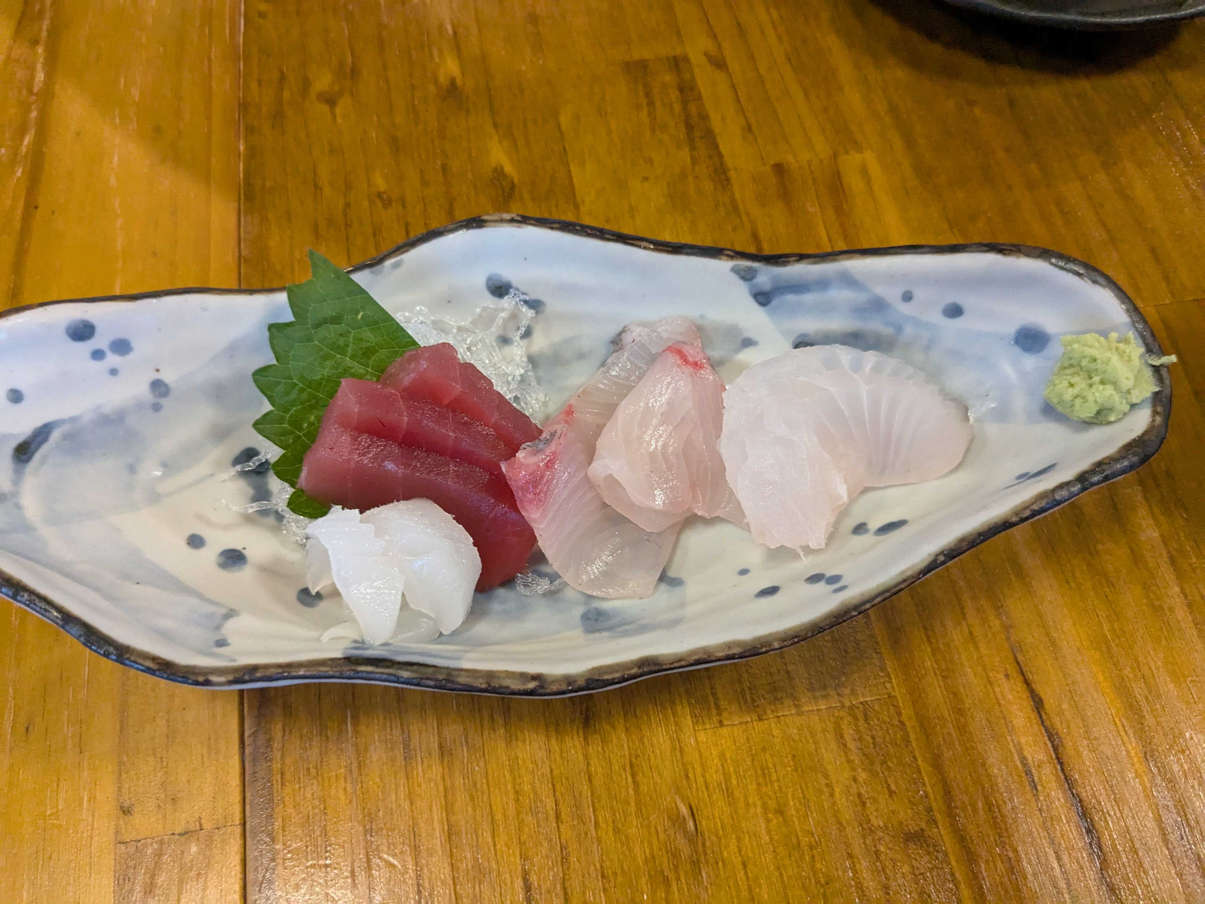西表島 ゆんたく酒場 八重山　子連れ夕食　本日の刺身盛り合わせ