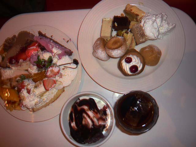 梅田店のケーキ