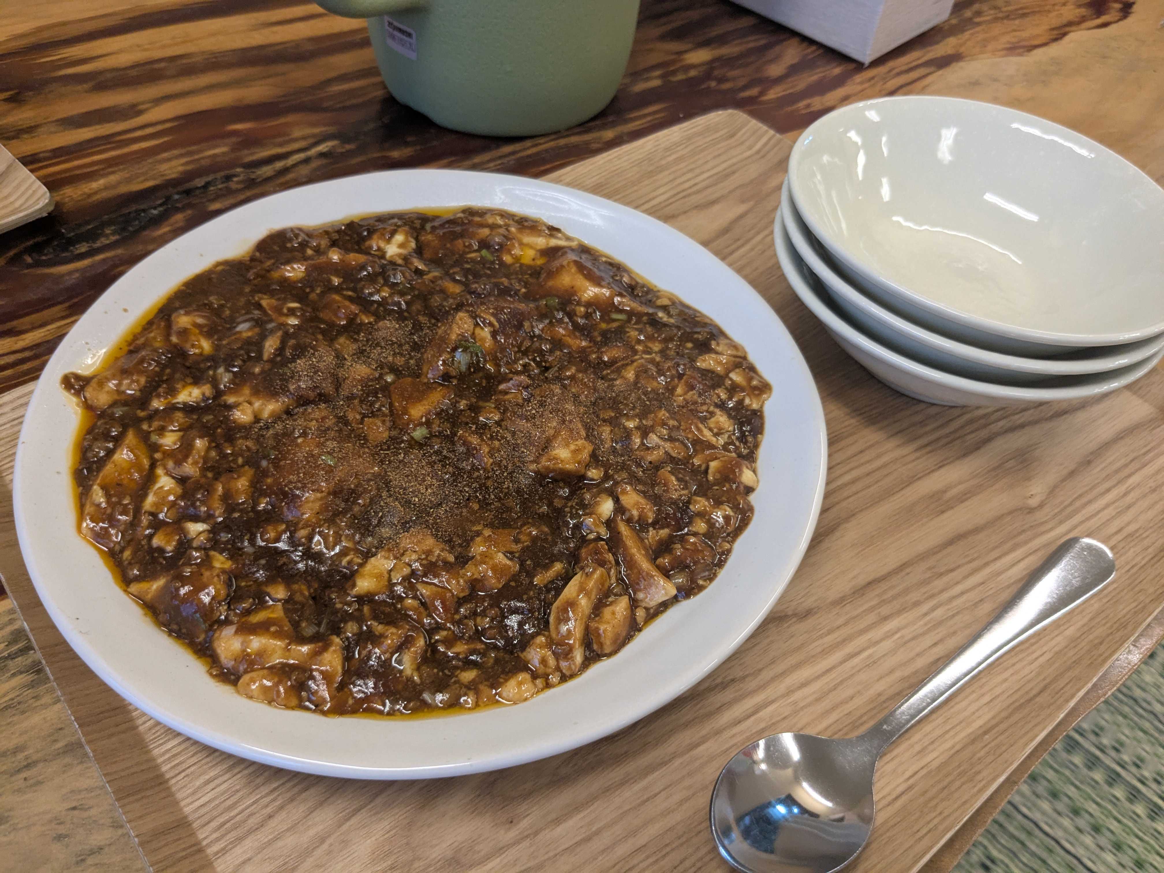 南ぬ島石垣空港からもほど近い三川食堂　子連れディナー　ゆし豆腐麻婆豆腐