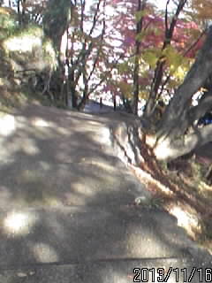 下へ向かう階段２