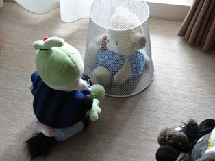 なにかな