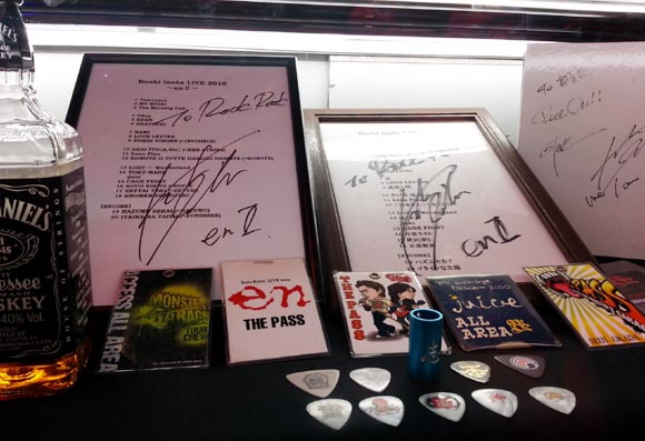 33 RBR Zeppなんば内 B'z展示 4.jpg