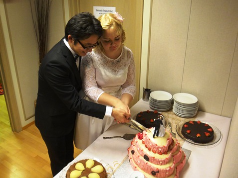 141026_061329ケーキカット.jpg