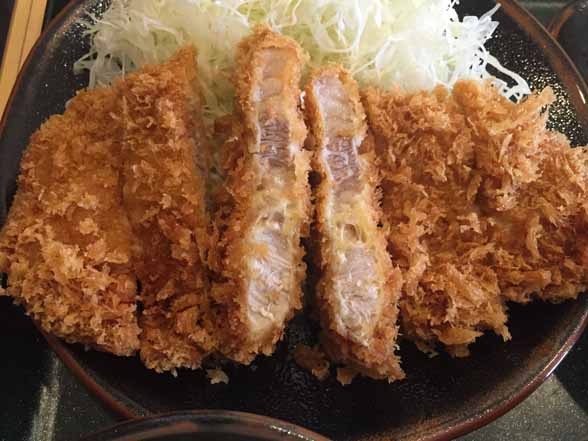 もち豚上ロースかつ定食・断面