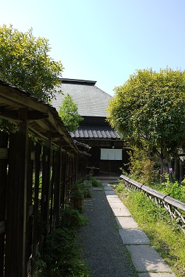 4出入口.JPG