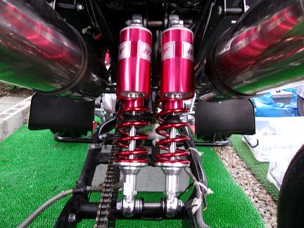RFYｻｽﾍﾟﾝｼｮﾝ赤取付状態
