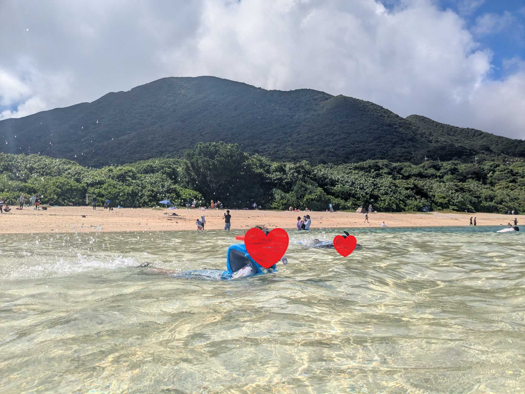 石垣島　家族連れビーチ　米原ビーチ 小学生の息子とシュノーケリング