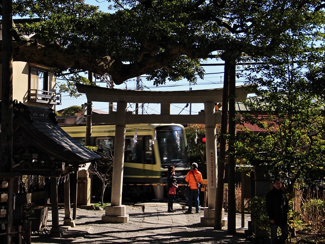 2.御霊神社前.JPG