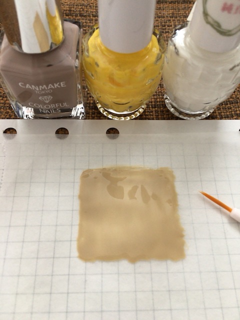 クッキー色をポリシートに塗る