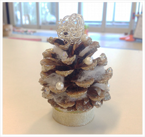 松ぼっくりのクリスマスリース