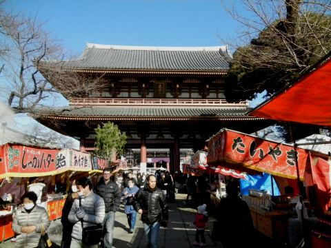 池上本門寺境内にて