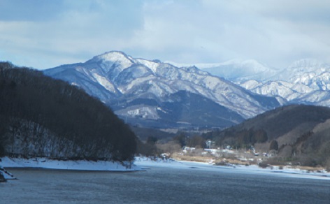 風景６ダムと山.jpg