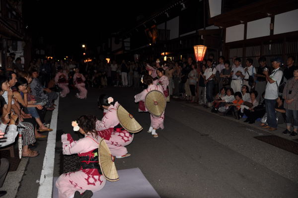 風の盆　西町