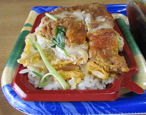 マルナカの「うどんとカツ重セット」-3♪