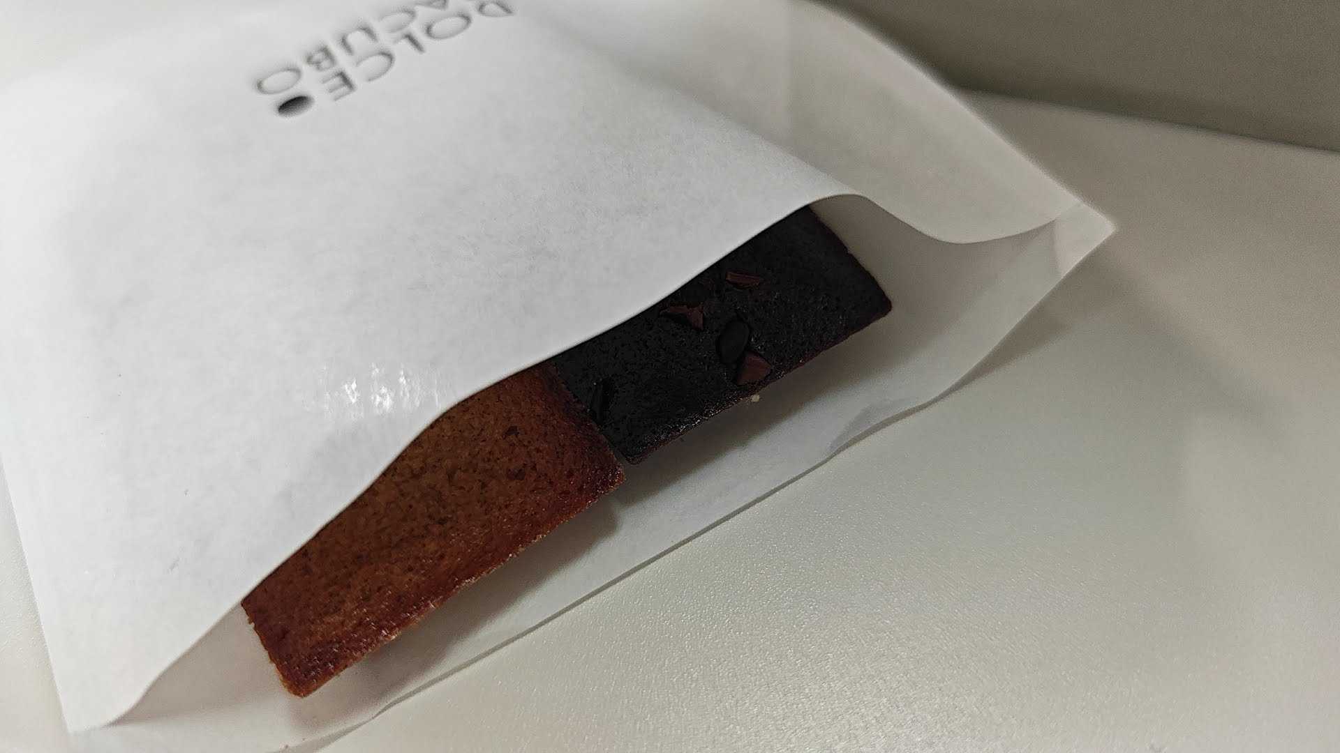 虎ノ門ヒルズ　ドルチェタクボ　焼き立てチョコフィナンシェ、焼き立てフィナンシェ