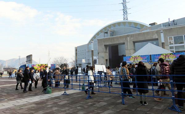 4 福井 グッズ行列 初日1456.JPG