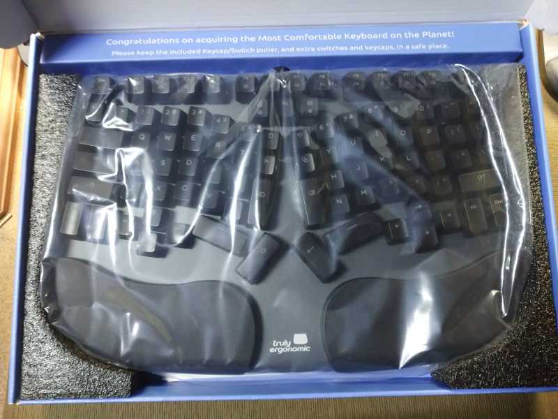 ついに新型・・「Truly Ergonomic CLEAVE」Keyboard | VTR1000F