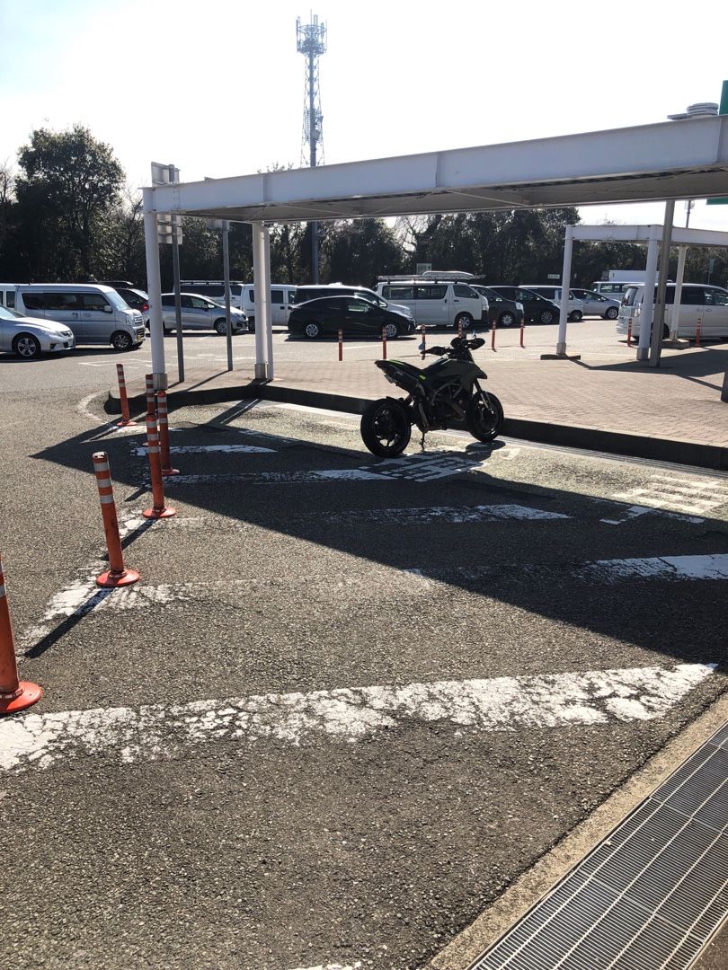 横浜市港北区 スターバックス 都築パーキングエリア上り店 Ducati Hypermotard1 Life Kawasaki Klx230 Life 楽天ブログ