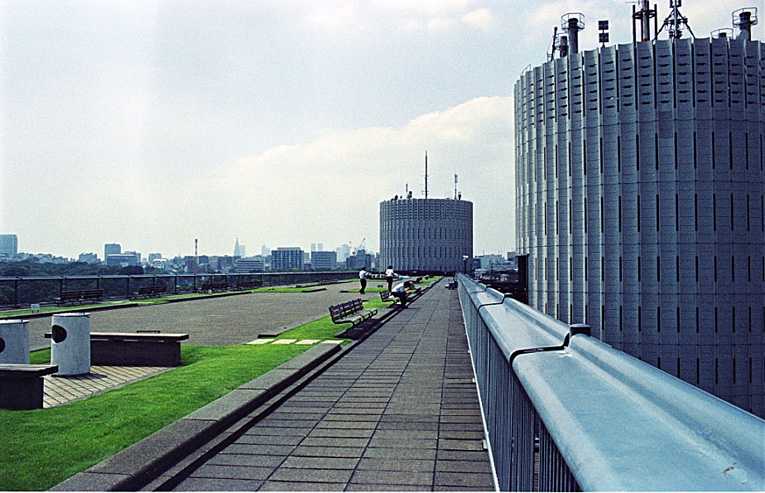 147=Kyocera 230AF（近代建築の文化遺産「竹橋パレスサイドビル