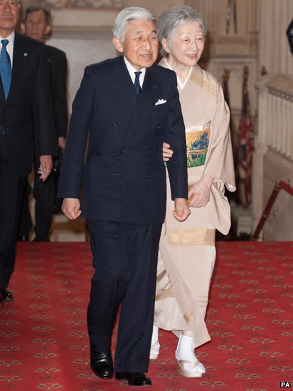 両陛下女王陛下の元へ