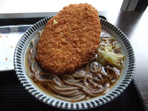 鶴兵衛@京成八幡のかけそば+大判コロッケ