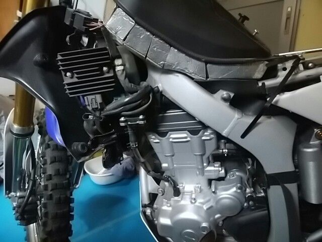 WR250RのAISとダイヤフラム撤去 | たけたけの休日 バイクとお寺と登山