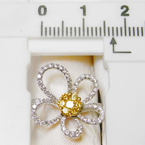 綺麗なダイヤモンド１００石で創る　花指輪　　７　　横濱元町エクセル宝飾