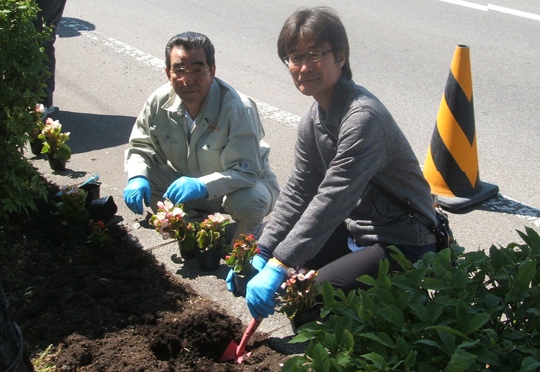 川尻道議と宮内渡島総合振興局長