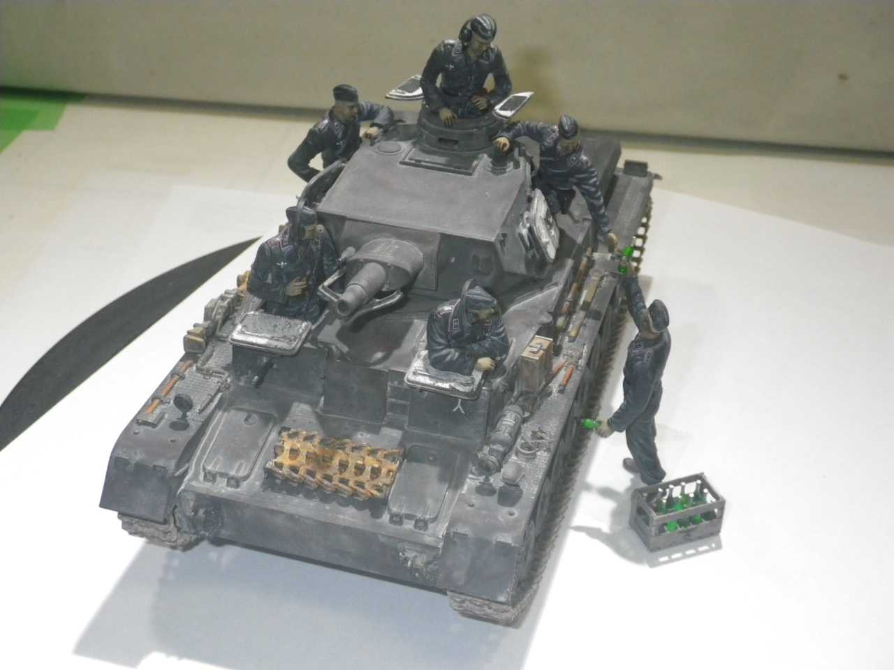 ㉓2021_0317 ドラゴン 1/35 ドイツ軍 戦車搭乗兵 III/IV号戦車 19391943 戦車乗せ、完成写真1 54