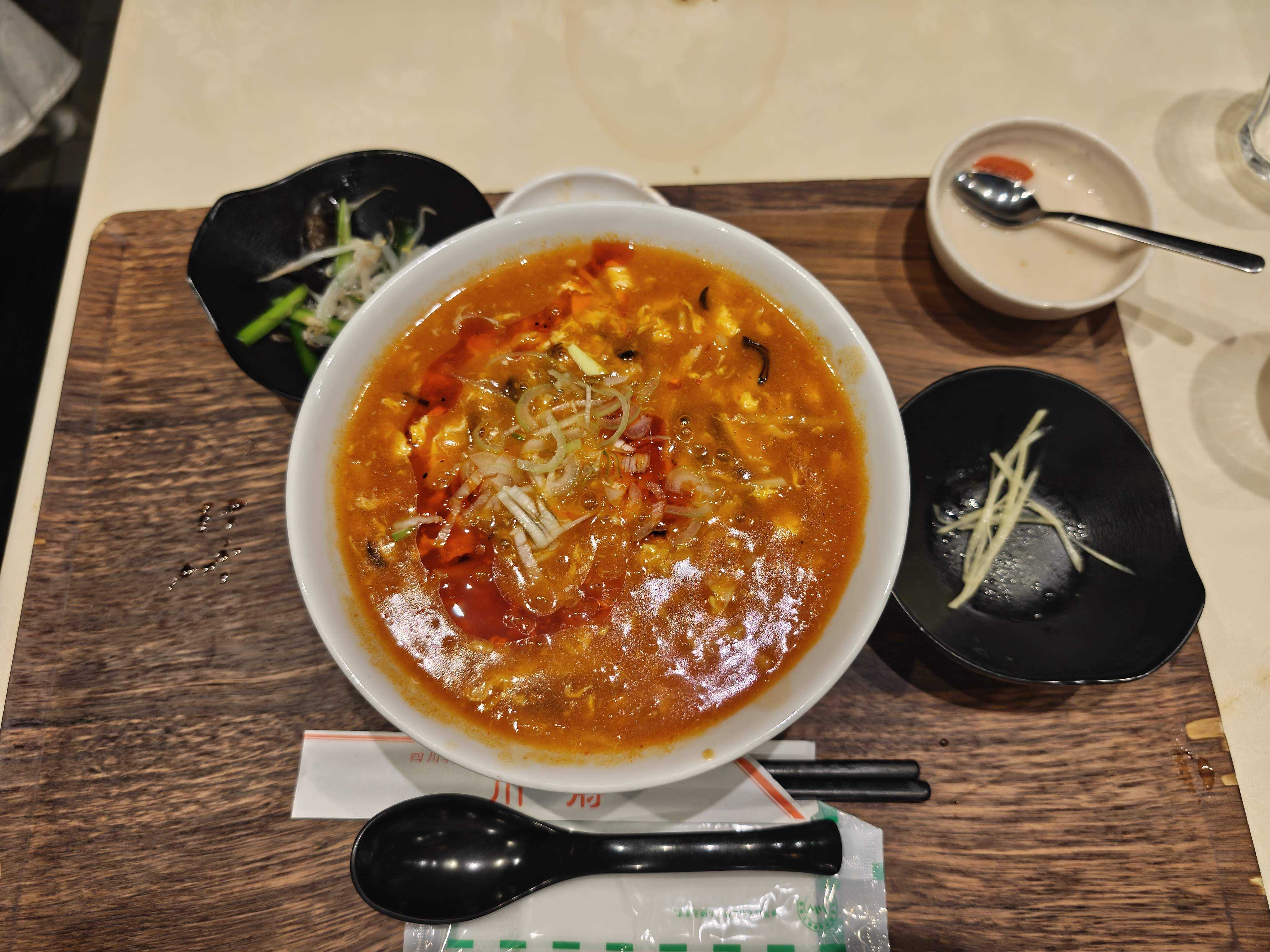 四川料理 川府 新橋店　小籠包ランチメニュー　酸辣湯麵セット
