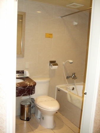 ユナイトホテル（統一大飯店）　トイレ　バス