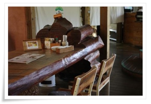 もく遊りん-4 1本の松で出来たテーブル-1 13.11.27