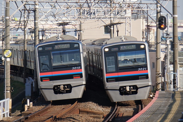 京成 スカイライナ－ 2500万人達成 マ－ク付4