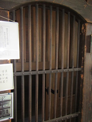 警７留置所.jpg