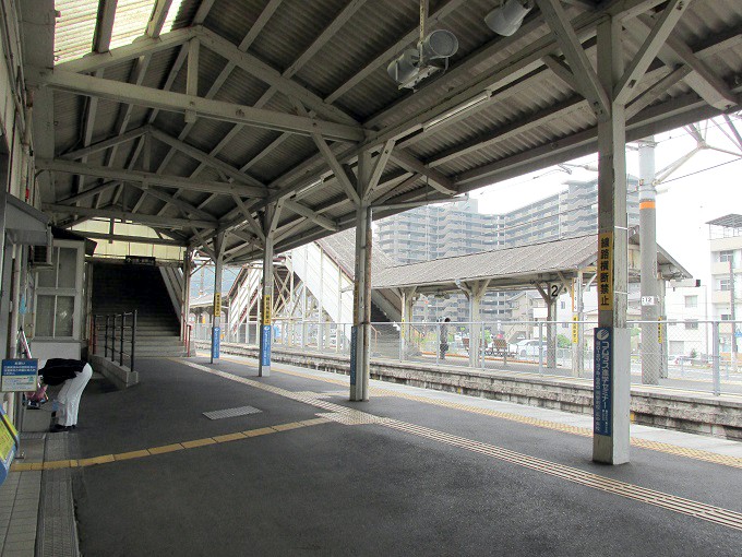 線路横断禁止看板