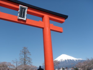 浅間神社と富士山300.jpg