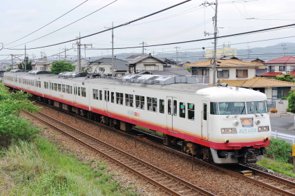 従来塗装の117系サンライナー