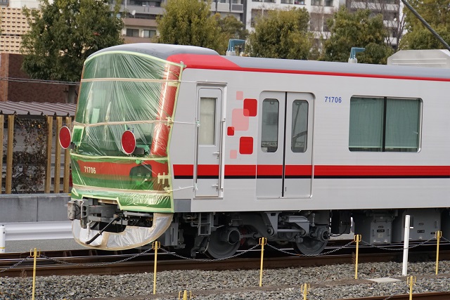 DE10 1743=EF210-156牽引 東武 70000系 71706F編成 甲種4