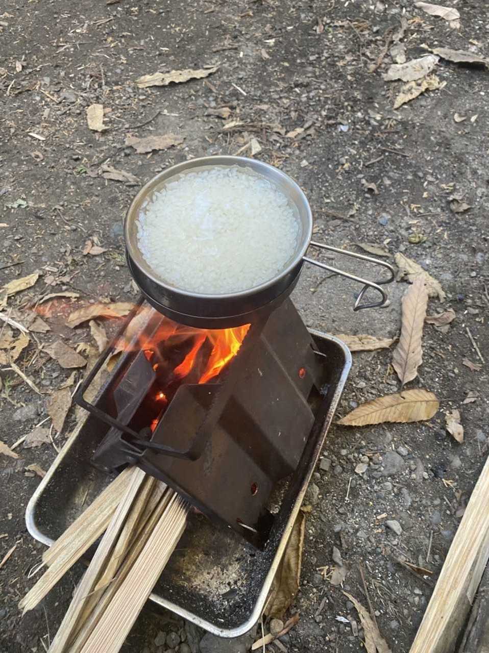 焚火を楽しもう! 野良道具製作所 野良ストーブで焚き火! 炊飯 焚火を楽しもう! 野良道具製作所 野良ストーブで焚き火! 炊飯