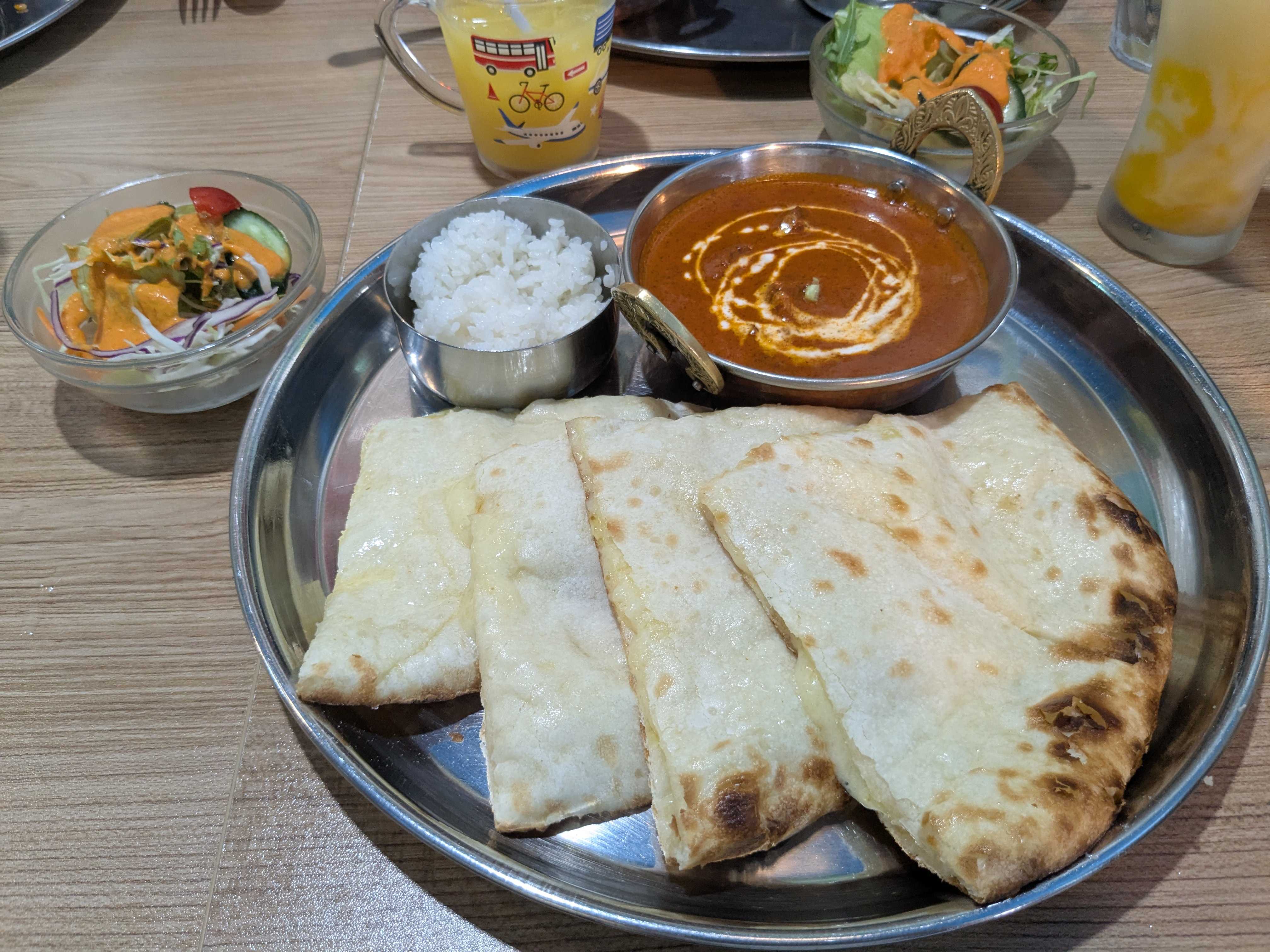 JR津田沼駅　インド料理　ロータス　チーズナンセット
