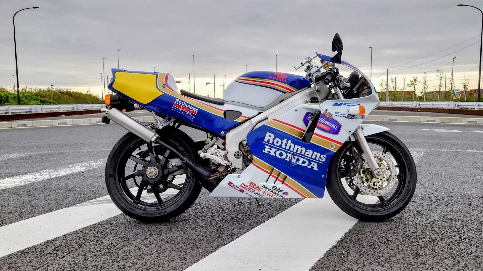 NSR250R MC18 89 中華カウル NSR250R MC18 '89 中華カウルセット - メルカリ