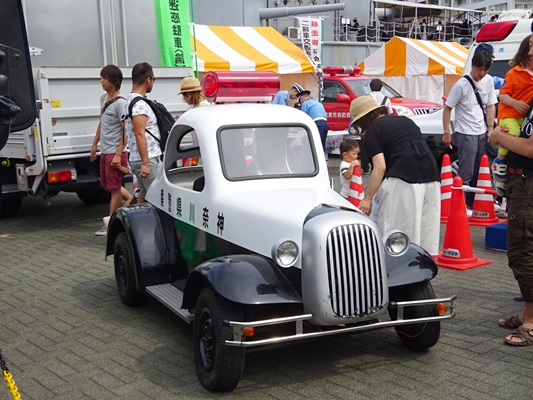 パトカー.jpg