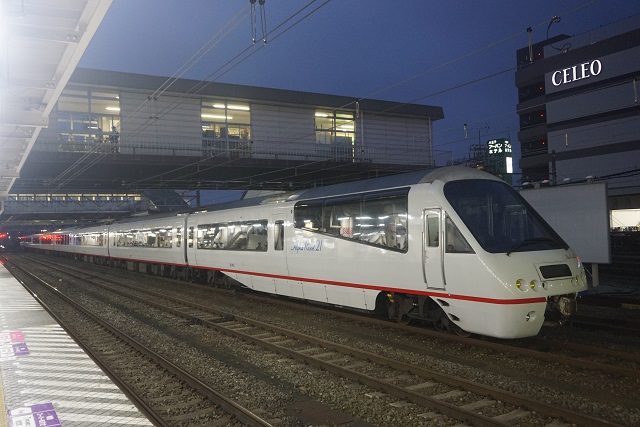 伊豆急 2100系R-5編成 in 八王子2