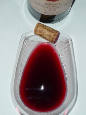 Baron des Fontenilles 2009 glass.jpg