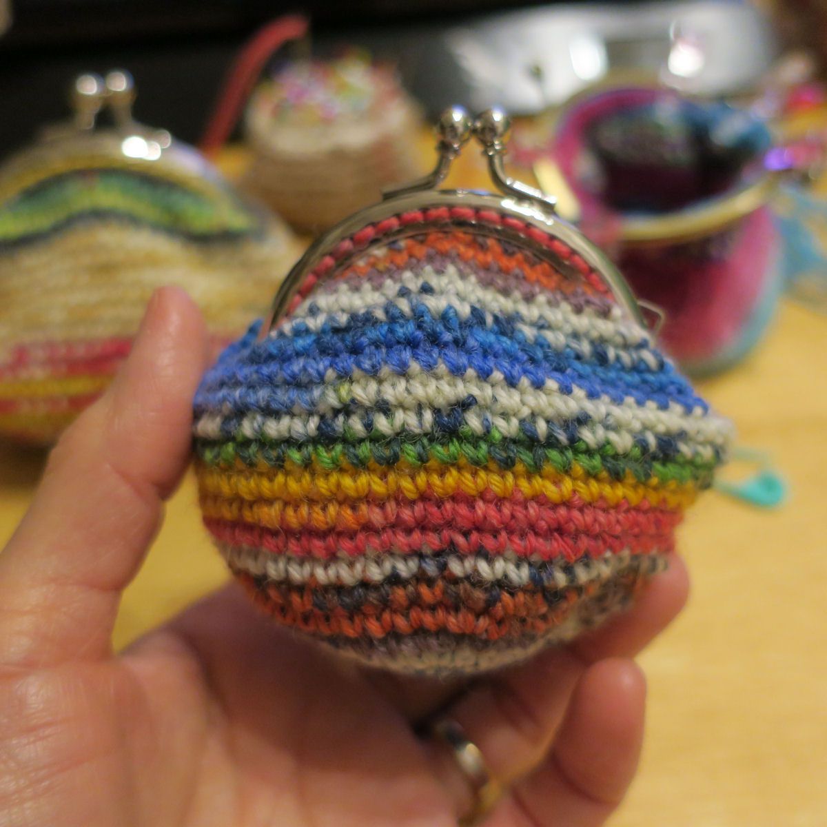 Opal毛糸10gで編むがま口 ニコ編みさんの動画より そら豆プリント倶楽部 楽天ブログ