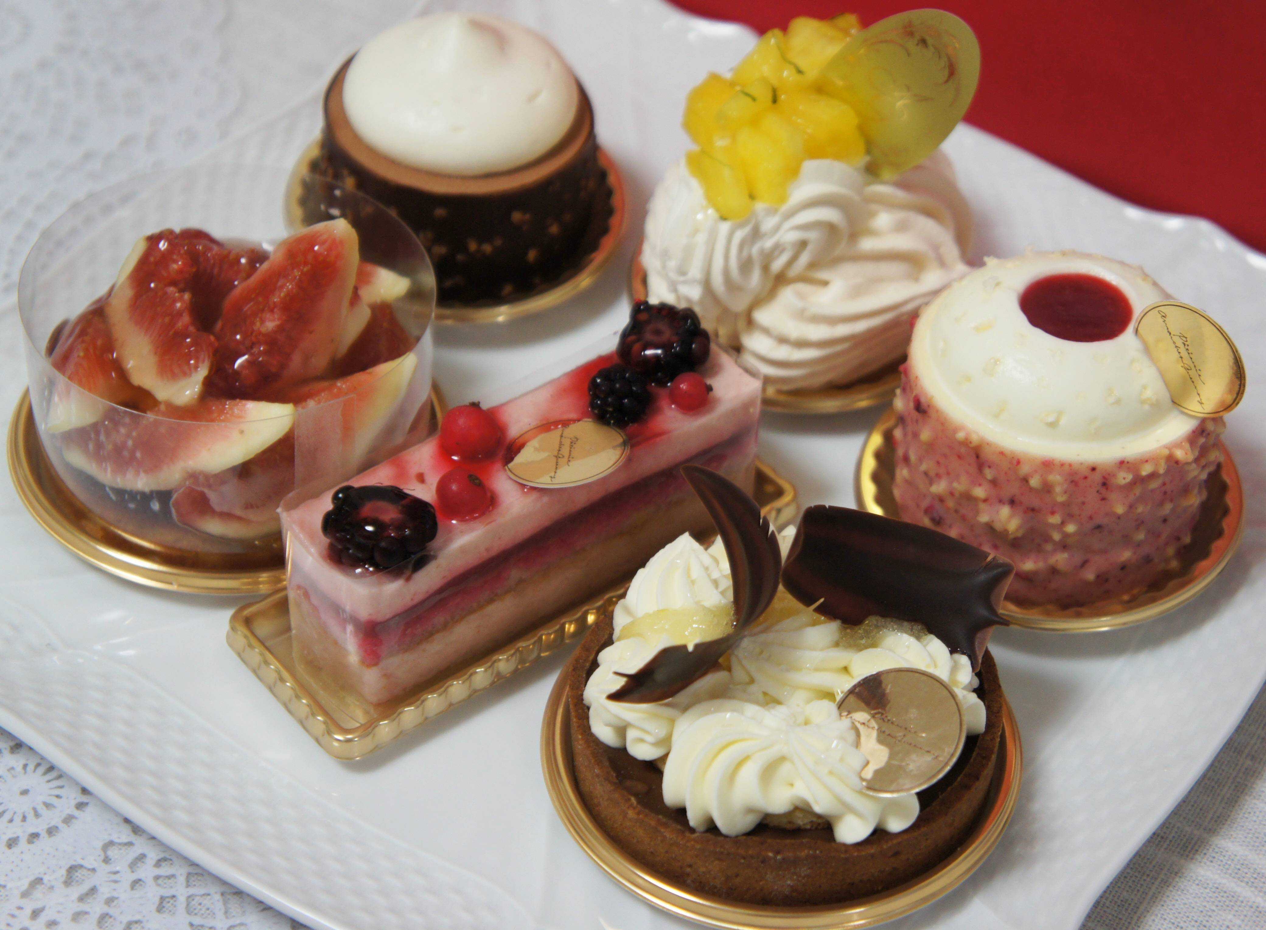 春日「アヴランシュ ゲネー」プチガトーと 「イヌリン」 JJとBBの食卓 楽天ブログ