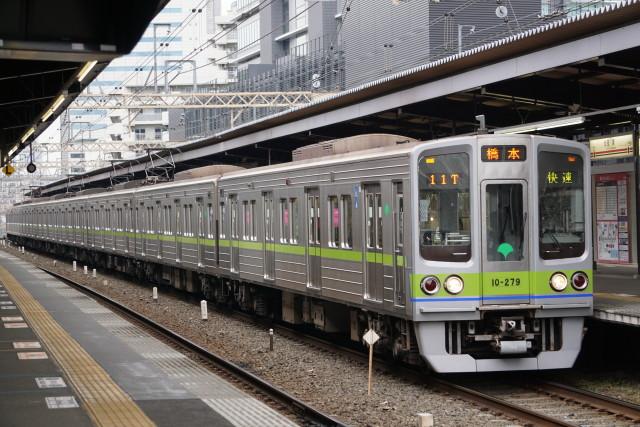 都営 新宿線 4種類の 車両4