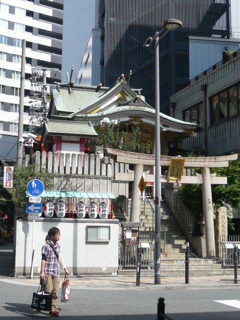 神社丸儲け