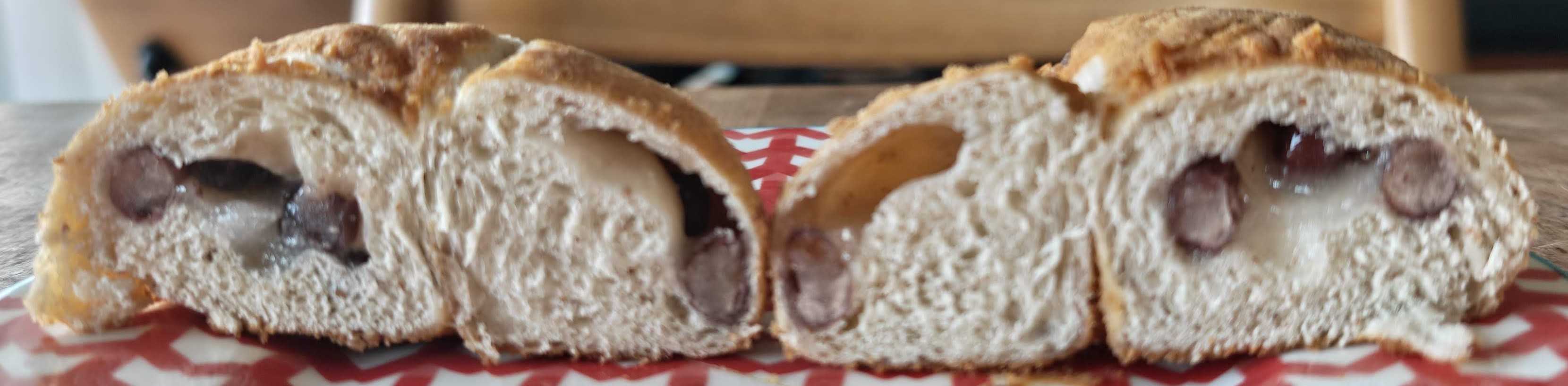 船橋駅　ベーグル店　LuvBagel ラヴベーグル きなことぎゅうひ大納言の断面